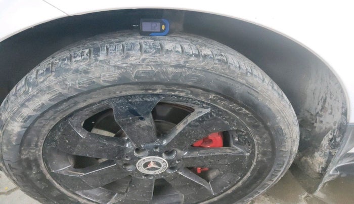 2016 Mercedes Benz GLE 250 D4 MATIC, Diesel, Automatic, 1,52,757 km, tyre