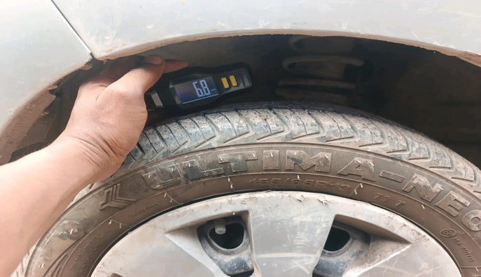 2015 Maruti Alto K10 VXI (O), Petrol, Manual, 80,268 km, tyre