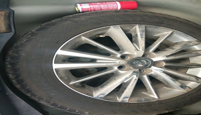 2014 Toyota Corolla Altis VL AT PETROL, Petrol, Automatic, 1,01,774 km, tyre