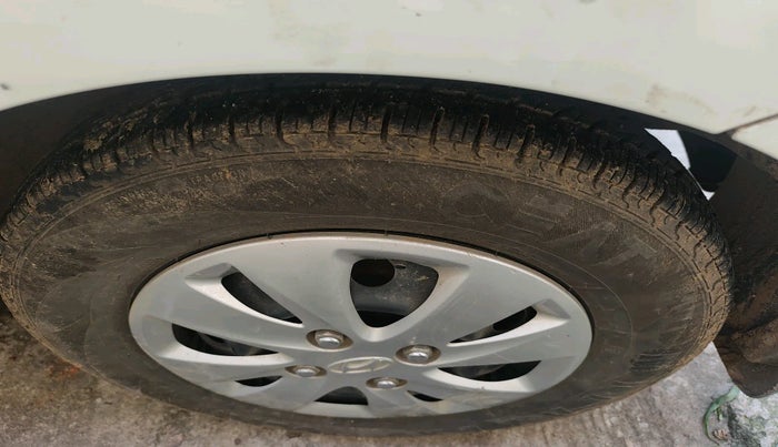 2011 Hyundai i10 SPORTZ 1.2 AT, Petrol, Automatic, 66,548 km, tyre