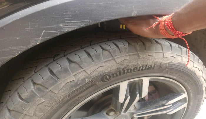 2022 Mahindra XUV300 W6 1.5 Diesel, Diesel, Manual, 1,02,667 km, tyre