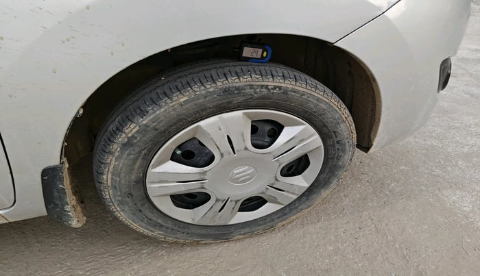 2014 Maruti Wagon R 1.0 VXI, Petrol, Manual, 1,09,307 km, tyre