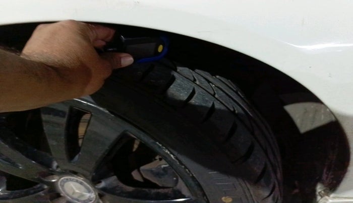 2010 Mercedes Benz C Class 250 CGI ELEGANCE, Petrol, Automatic, 43,994 km, tyre