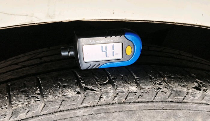 2012 Honda City 1.5L I-VTEC V MT, Petrol, Manual, 1,51,747 km, tyre