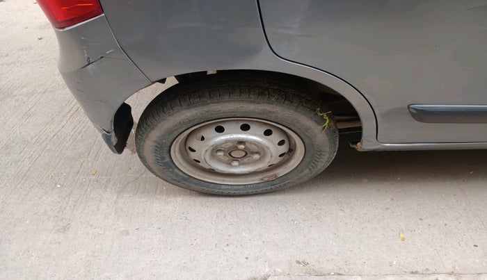2015 Maruti Wagon R 1.0 LXI, Petrol, Manual, 83,480 km, tyre