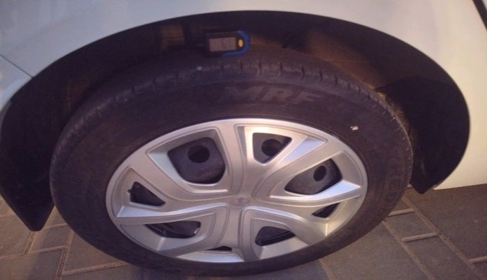 2025 Tata ALTROZ XM PLUS PETROL, Petrol, Manual, 564 km, tyre