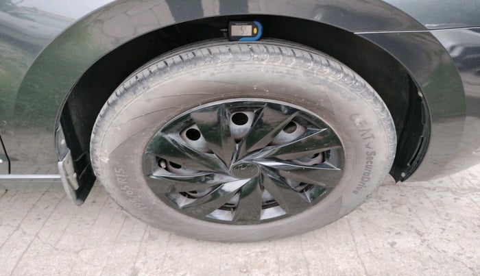 2022 Skoda SLAVIA ACTIVE 1.0L TSI MT, Petrol, Manual, 10,808 km, tyre