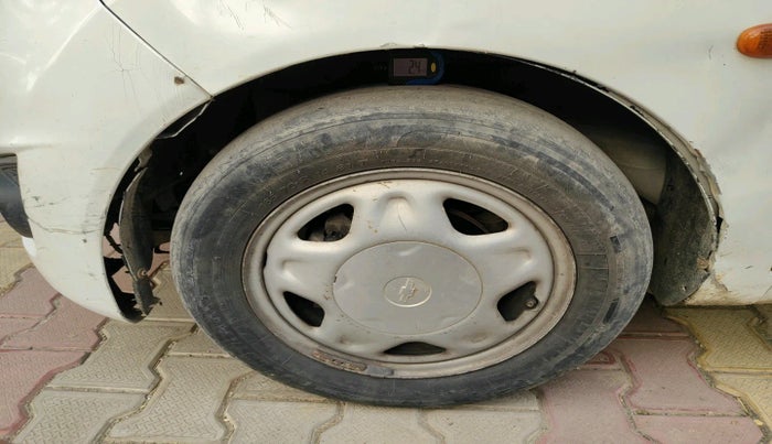 2014 Chevrolet Beat LT PETROL, Petrol, Manual, 68,812 km, tyre