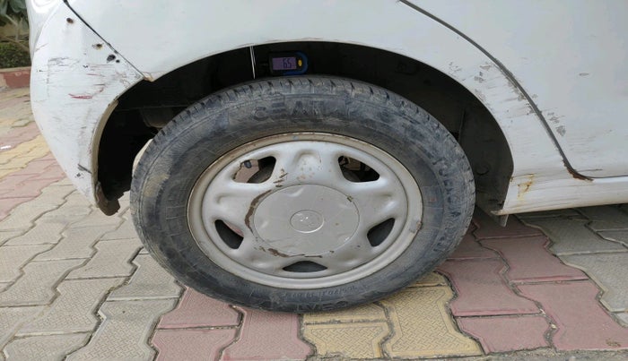 2014 Chevrolet Beat LT PETROL, Petrol, Manual, 68,812 km, tyre