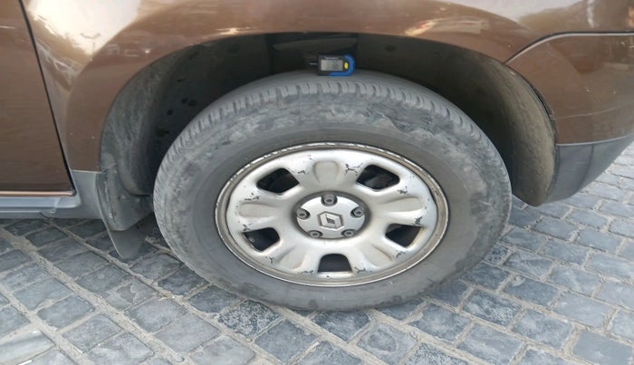 2013 Renault Duster 85 PS RXL DIESEL, Diesel, Manual, 2,04,501 km, tyre