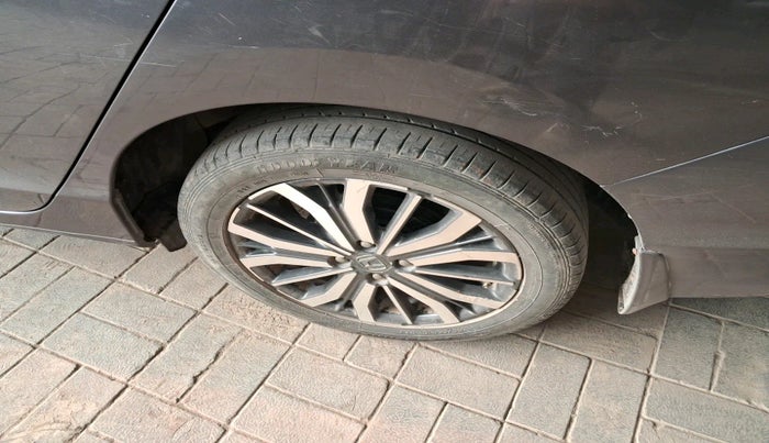 2017 Honda City 1.5L I-VTEC VX CVT, Petrol, Automatic, 1,11,631 km, tyre