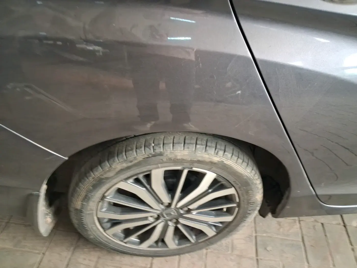 2017 Honda City 1.5L I-VTEC VX CVT, Petrol, Automatic, 1,11,631 km, tyre