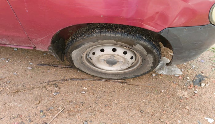 2011 Maruti Alto LXI, Petrol, Manual, 1,06,289 km, tyre