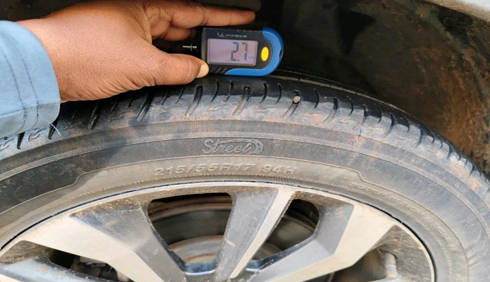 2019 Mahindra XUV300 W8 (O) 1.5 DIESEL, Diesel, Manual, 1,52,399 km, tyre