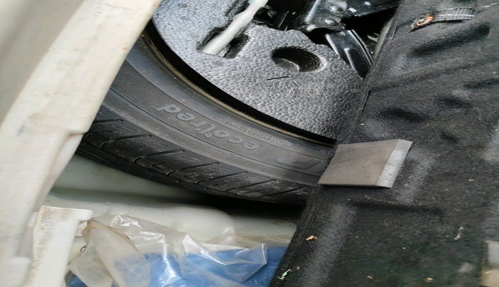 2019 Mahindra XUV300 W8 (O) 1.5 DIESEL, Diesel, Manual, 1,52,399 km, tyre