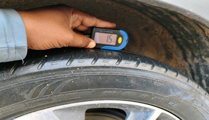 2019 Mahindra XUV300 W8 (O) 1.5 DIESEL, Diesel, Manual, 1,52,399 km, tyre