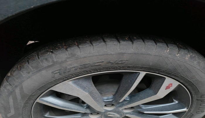 2019 Mahindra XUV300 W8 (O) 1.2 PETROL, Petrol, Manual, 47,803 km, tyre