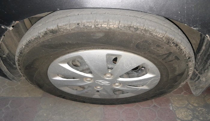 2012 Hyundai i10 MAGNA 1.1 LPG, Petrol, Manual, 49,073 km, tyre