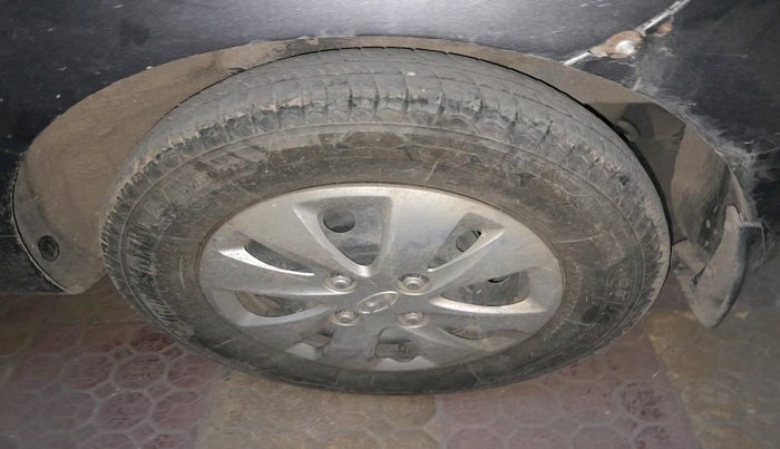 2012 Hyundai i10 MAGNA 1.1 LPG, Petrol, Manual, 49,073 km, tyre