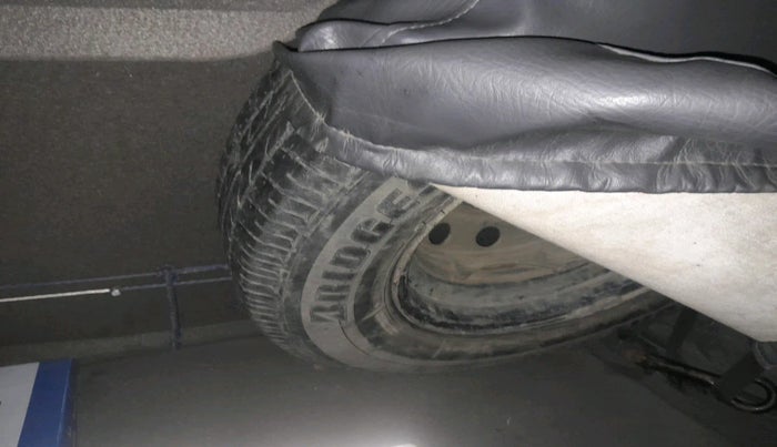 2012 Hyundai i10 MAGNA 1.1 LPG, Petrol, Manual, 49,073 km, tyre