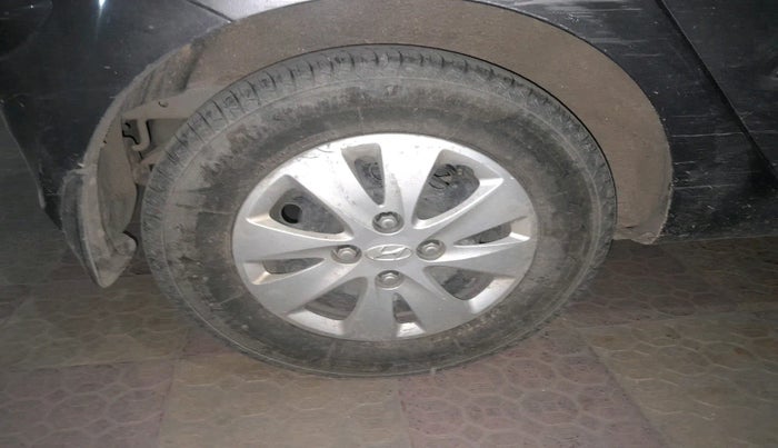 2012 Hyundai i10 MAGNA 1.1 LPG, Petrol, Manual, 49,073 km, tyre