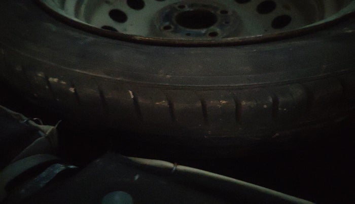 2015 Ford Ecosport AMBIENTE 1.5L DIESEL, Diesel, Manual, 1,00,486 km, tyre