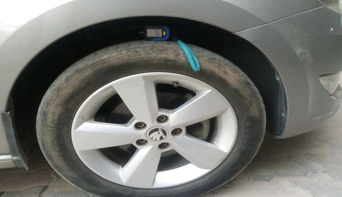 2015 Skoda Rapid 1.5 TDI CR ELEGANCE AT, Diesel, Automatic, 63,798 km, tyre