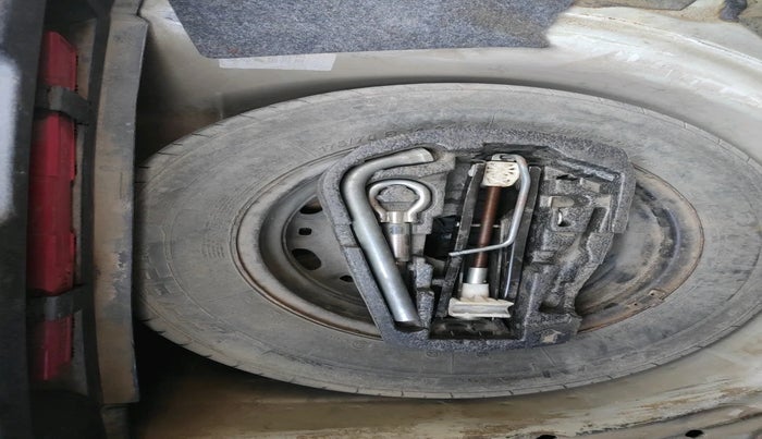 2010 Volkswagen Polo COMFORTLINE 1.2L PETROL, Petrol, Manual, 84,068 km, tyre