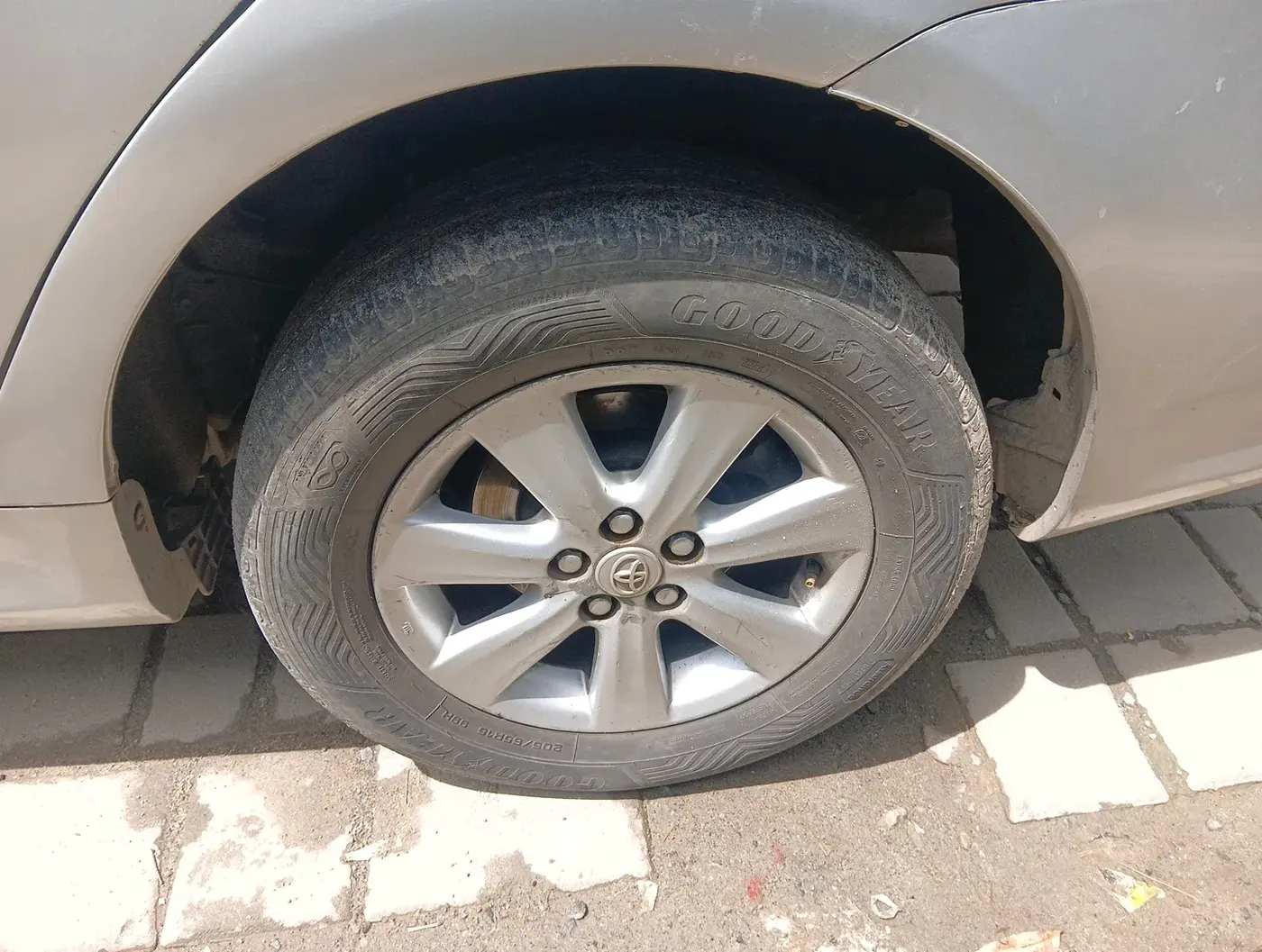2012 Toyota Corolla Altis J DIESEL, Diesel, Manual, 1,84,849 km, tyre