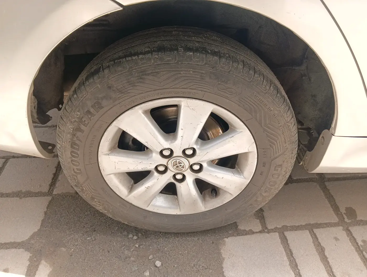 2012 Toyota Corolla Altis J DIESEL, Diesel, Manual, 1,84,849 km, tyre