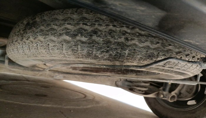 2020 Renault TRIBER RXL MT, Petrol, Manual, 80,742 km, tyre