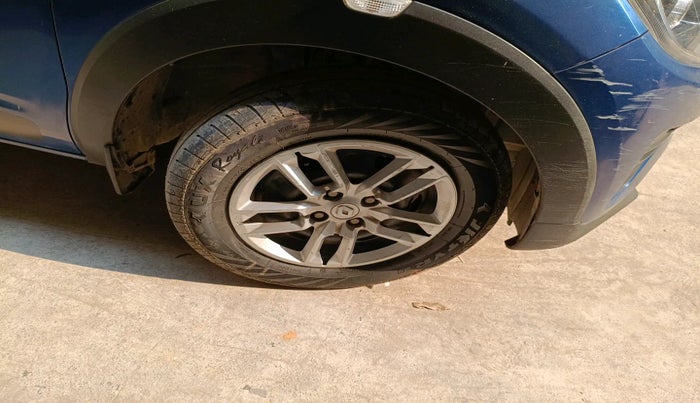 2020 Renault TRIBER RXL MT, Petrol, Manual, 80,742 km, tyre