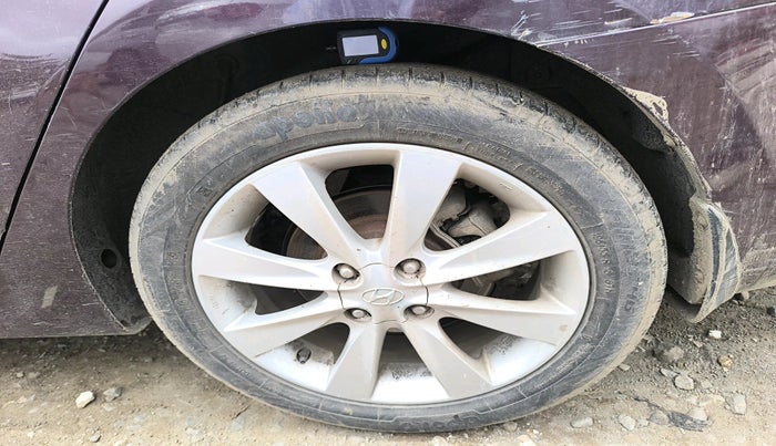 2012 Hyundai Verna FLUIDIC 1.6 CRDI SX OPT, Diesel, Manual, 1,14,222 km, tyre