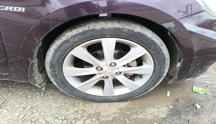 2012 Hyundai Verna FLUIDIC 1.6 CRDI SX OPT, Diesel, Manual, 1,14,222 km, tyre