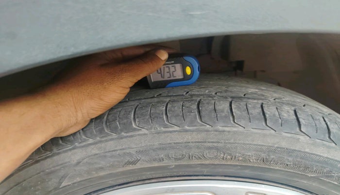 2018 Tata NEXON XM PETROL, Petrol, Manual, 80,179 km, tyre