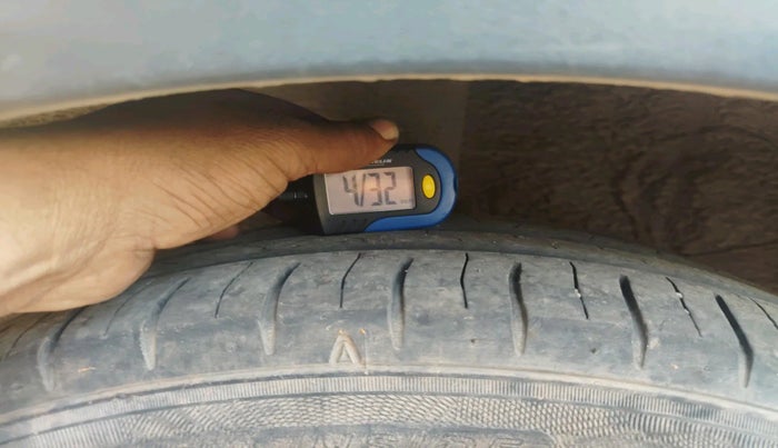 2018 Tata NEXON XM PETROL, Petrol, Manual, 80,179 km, tyre