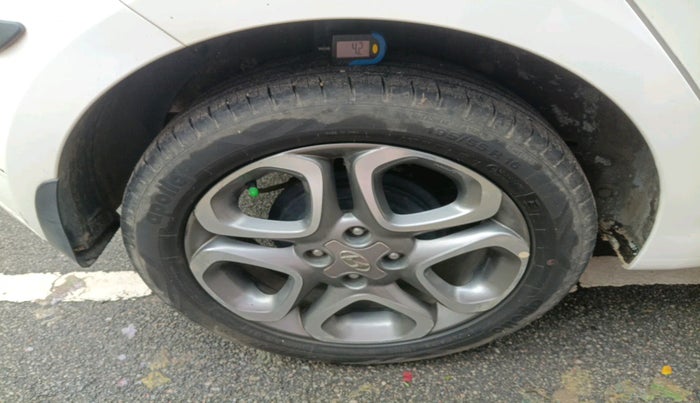 2019 Hyundai Elite i20 ASTA (O) CVT, Petrol, Automatic, 19,689 km, tyre