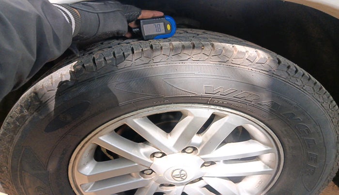 2012 Toyota Fortuner 3.0 4X4 MT, Diesel, Manual, 1,16,955 km, tyre