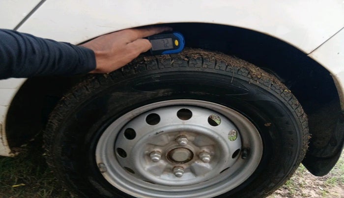 2015 Hyundai Eon ERA +, Petrol, Manual, 21,316 km, tyre