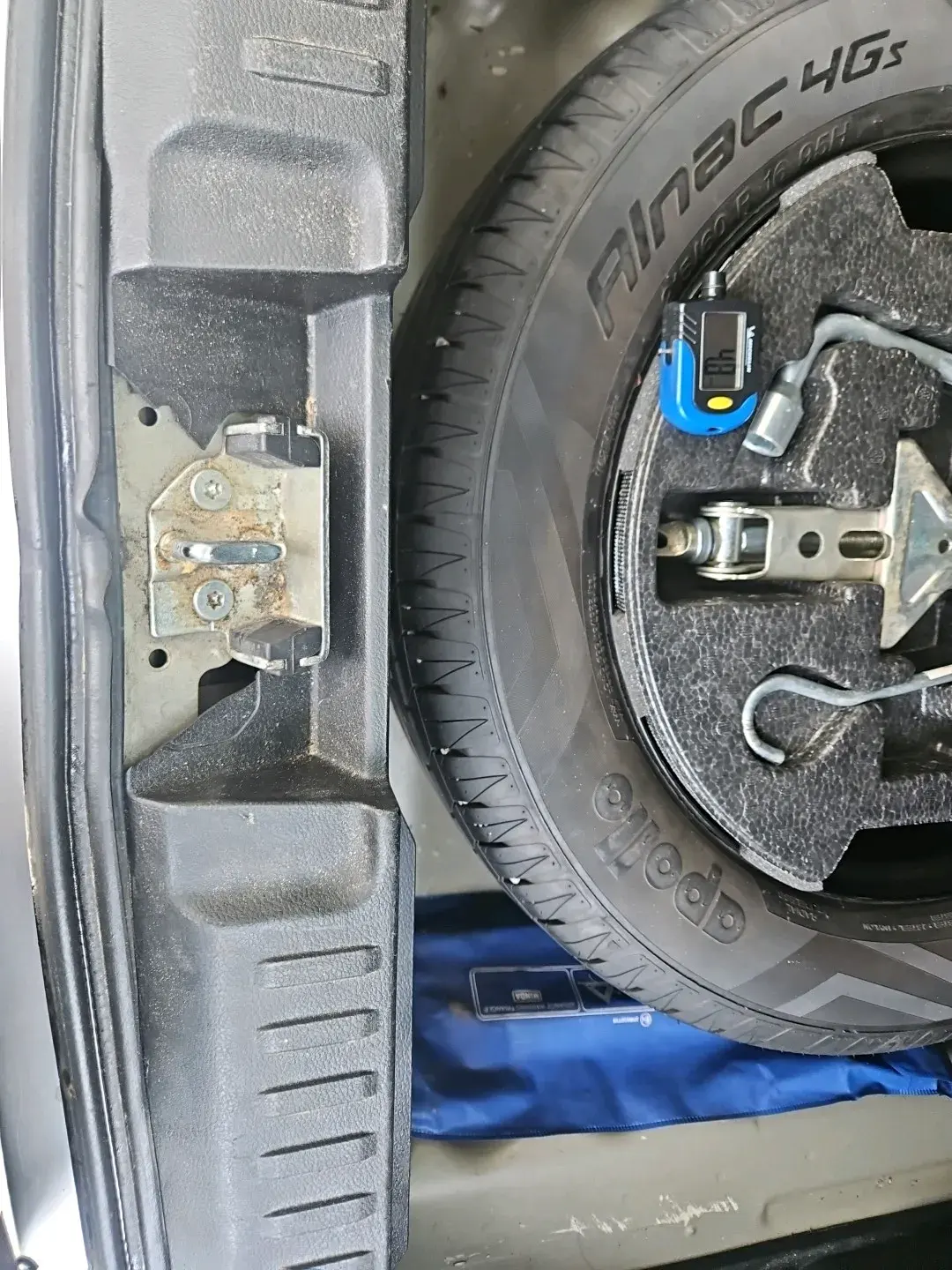 2022 Maruti Vitara Brezza ZXI PLUS, Petrol, Manual, 90,132 km, tyre