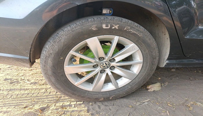 2017 Volkswagen Ameo HIGHLINE1.5L, Diesel, Manual, 1,02,000 km, tyre