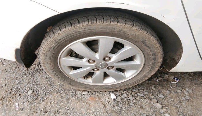 2016 Hyundai Xcent SX 1.2, Petrol, Manual, 1,28,225 km, tyre