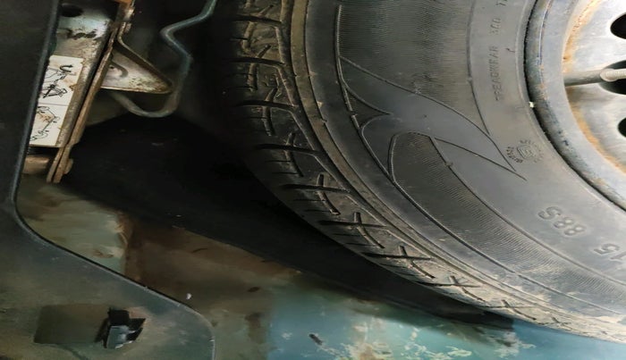 2018 Maruti Baleno ZETA DIESEL 1.3, Diesel, Manual, 1,94,660 km, tyre