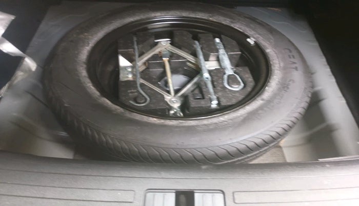 2023 MG ASTOR SHARP 1.5 MT, Petrol, Manual, 21,474 km, tyre