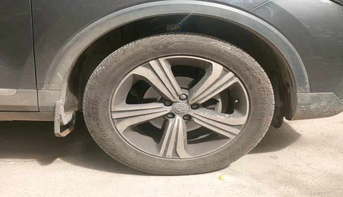 2023 MG ASTOR SHARP 1.5 MT, Petrol, Manual, 21,474 km, tyre