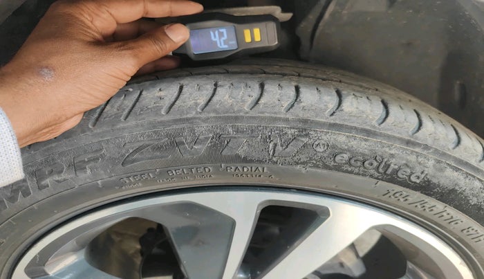 2021 Tata ALTROZ XZ PETROL, Petrol, Manual, 63,589 km, tyre