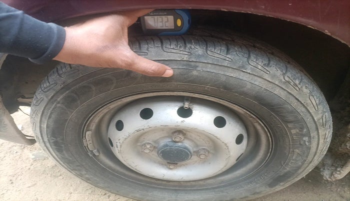 2011 Maruti Alto LXI CNG, Petrol, Manual, 1,08,070 km, tyre