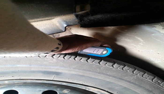 2014 Maruti Swift Dzire VDI, Diesel, Manual, 2,36,172 km, tyre