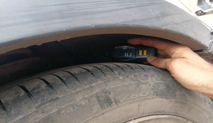 2016 Hyundai i20 Active 1.4 SX, Diesel, Manual, 1,59,844 km, tyre