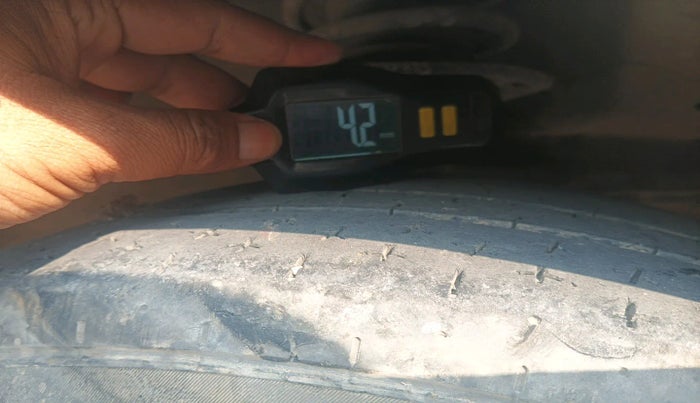 2016 Maruti Ciaz VXI+, Petrol, Manual, 1,23,167 km, tyre